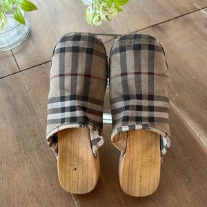Burberry Wooden Clog
Size 37